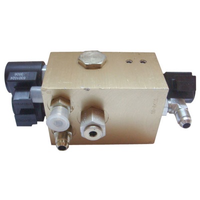 108-139-3 Блок гидравлический клапанов подъемника